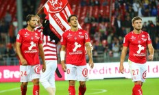 关于奥萨苏纳客场惊险获胜，保级前景一片大好的信息