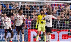 B体育体育网站-包含利物浦惨遭逆转，错失晋级机会！的词条