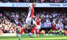 B体育体育网站-曼联胜负交替，需要稳定发挥全力以赴