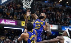 B体育体育网页版登录入口-火箭逆袭湖人，约翰逊关键时刻出手