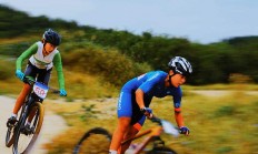 B体育体育入口-意大利选手在自行车比赛中赢得冠军