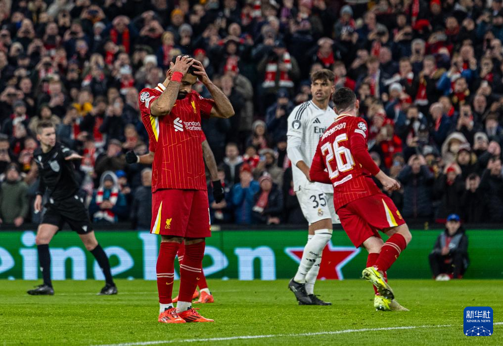 皇马全队备战欧冠,冲刺西甲头名 皇马全队备战欧冠,冲刺西甲头名