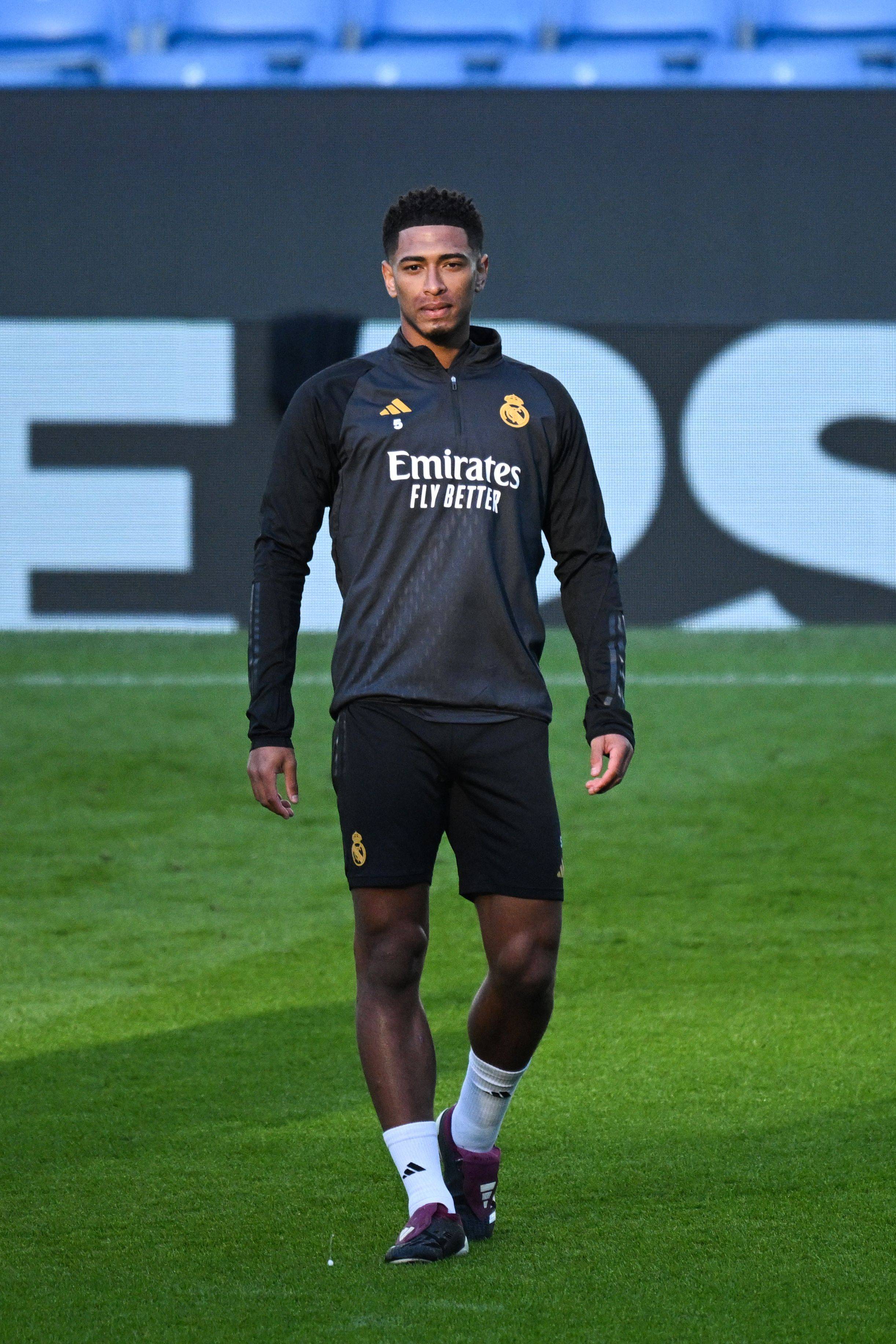 皇马全队备战欧冠,冲刺西甲头名 皇马全队备战欧冠,冲刺西甲头名