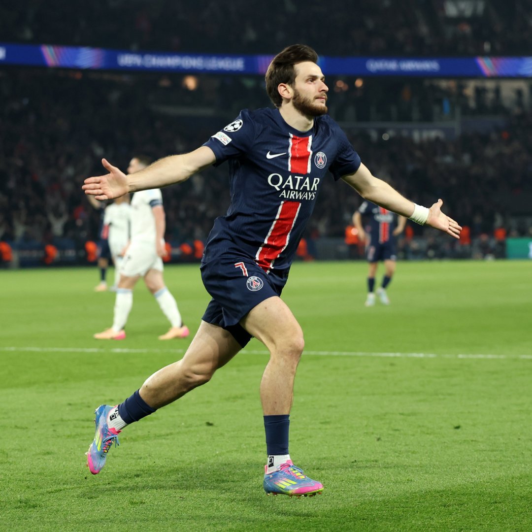 包含阿斯顿维拉主场不敌，欧冠前景未卜的词条