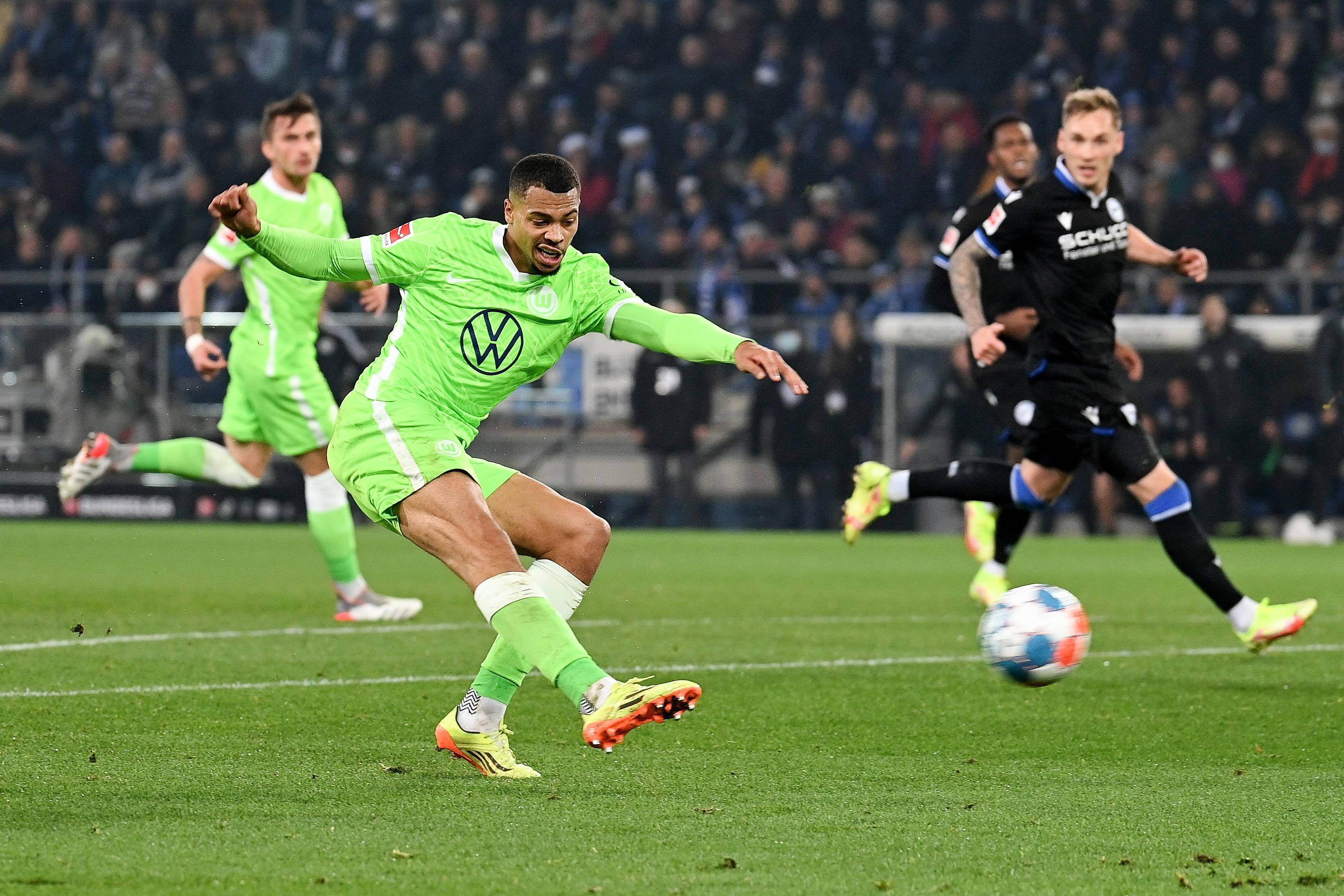 包含沃尔夫斯堡球员因伤退出本周比赛的词条