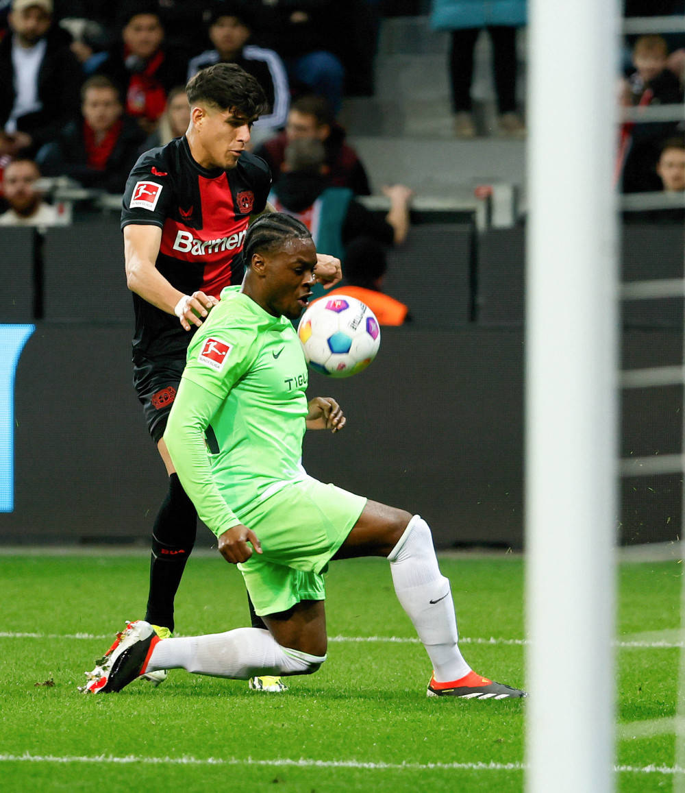 包含沃尔夫斯堡球员因伤退出本周比赛的词条