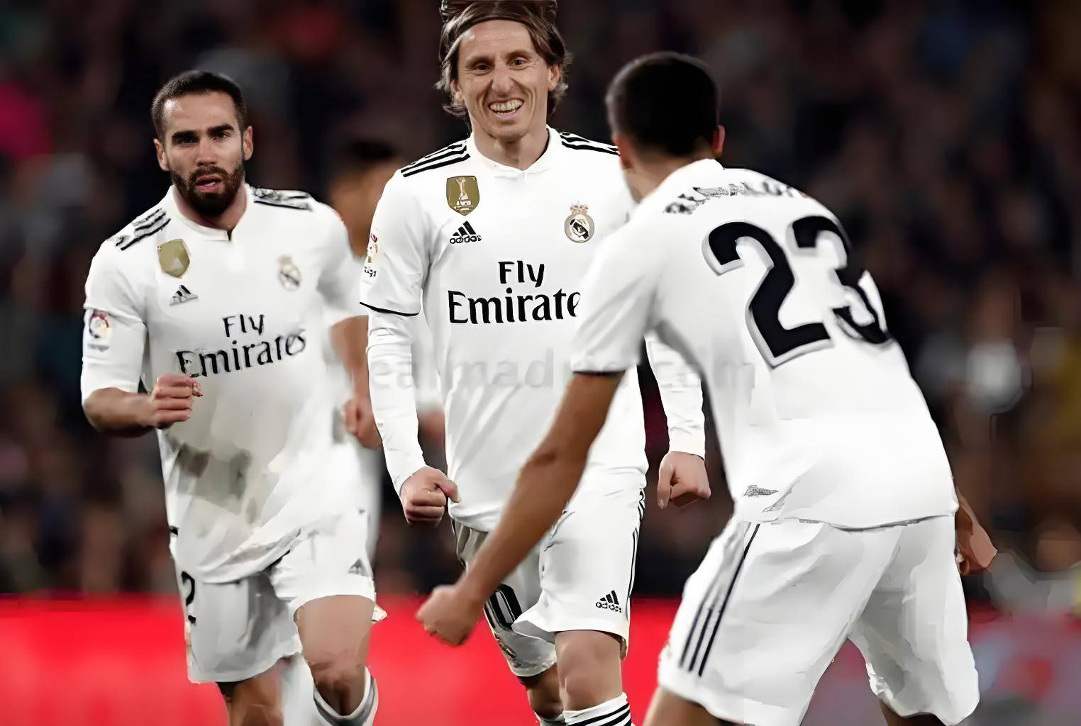 塞维利亚官方宣布与主帅续约，球队目标下赛季冲击欧战的简单介绍