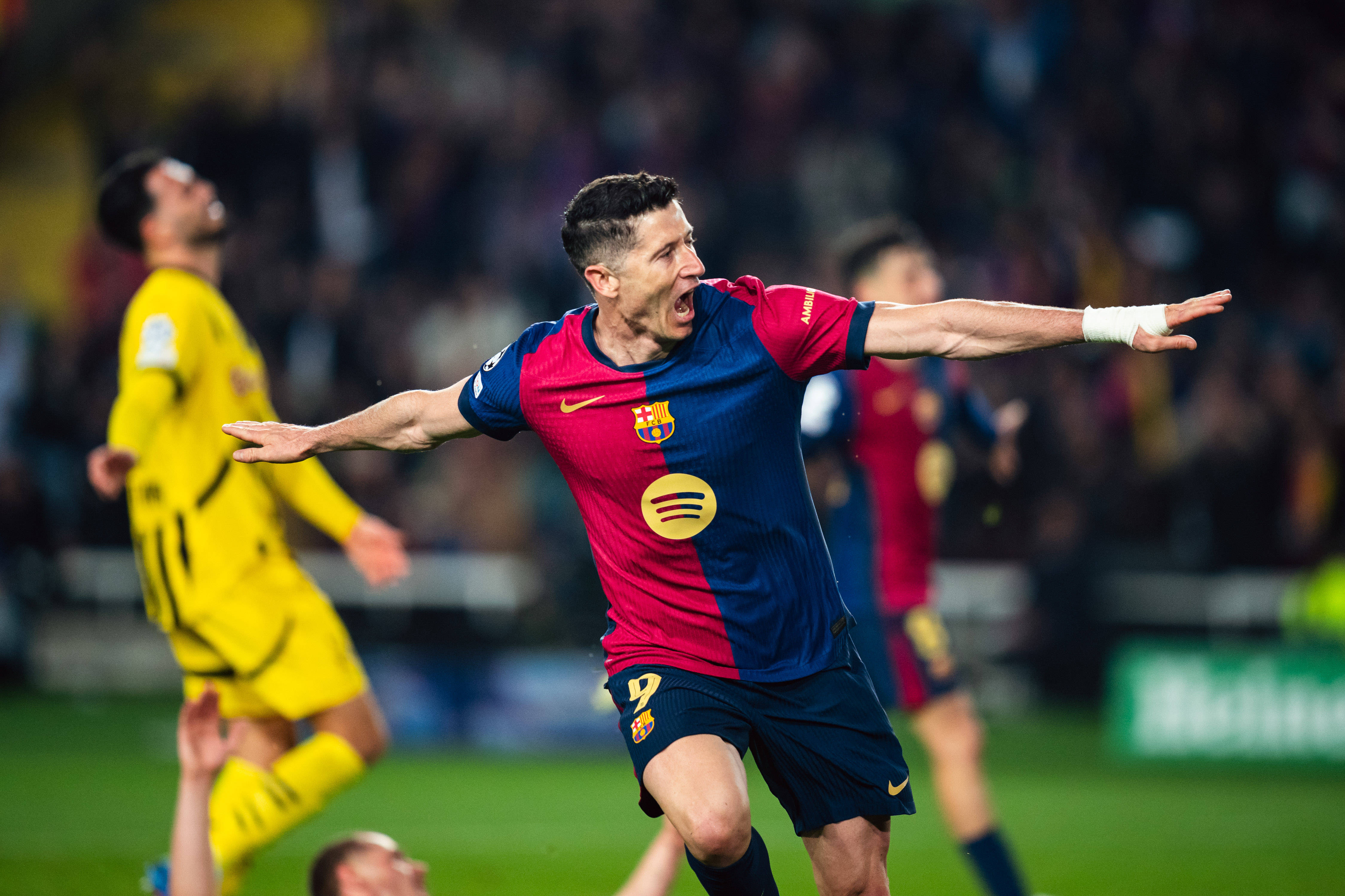 巴塞罗那逆转获胜，晋级欧冠十六强