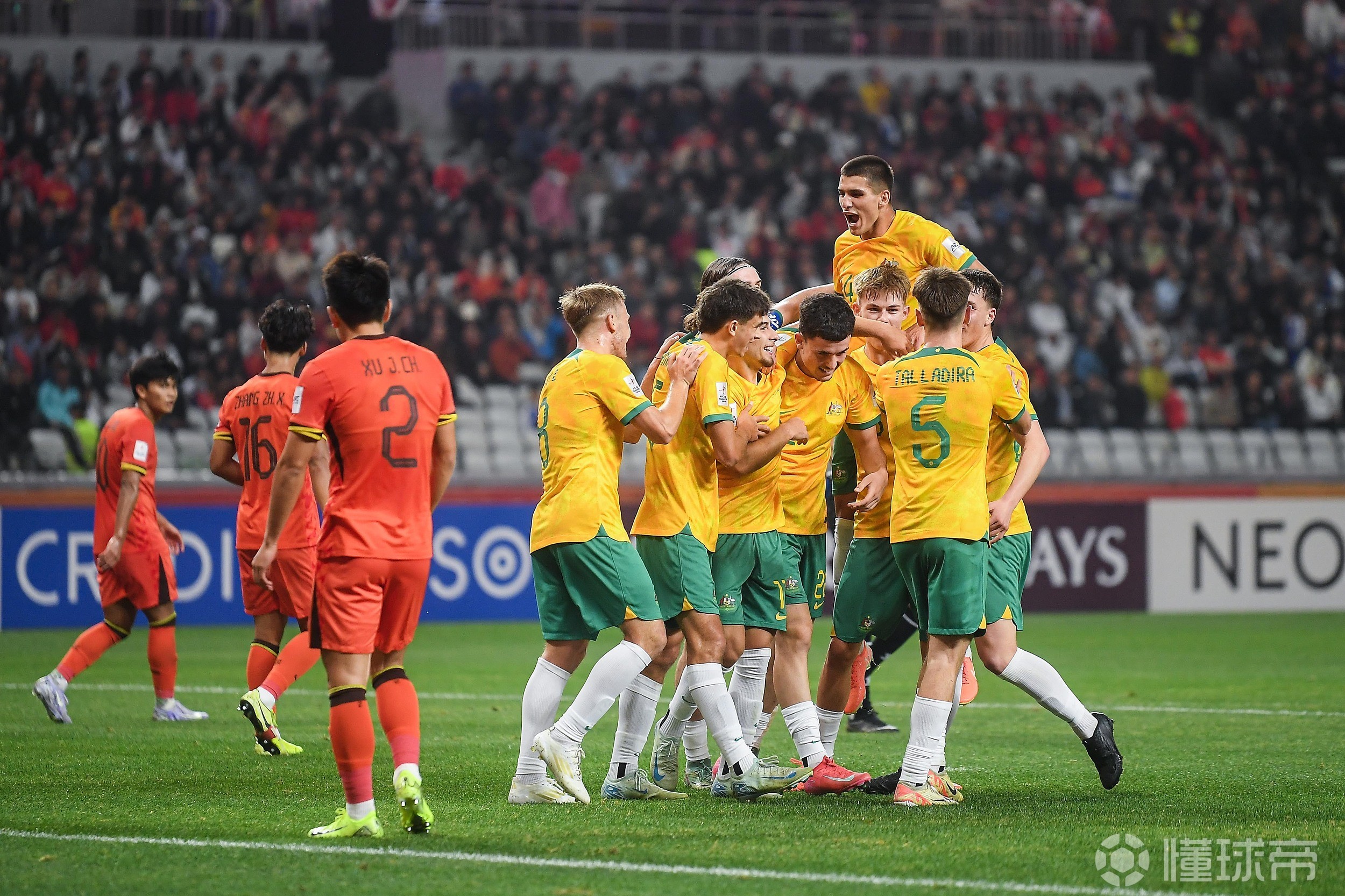 包含爱沙尼亚国家队迎战保加利亚友谊赛的词条