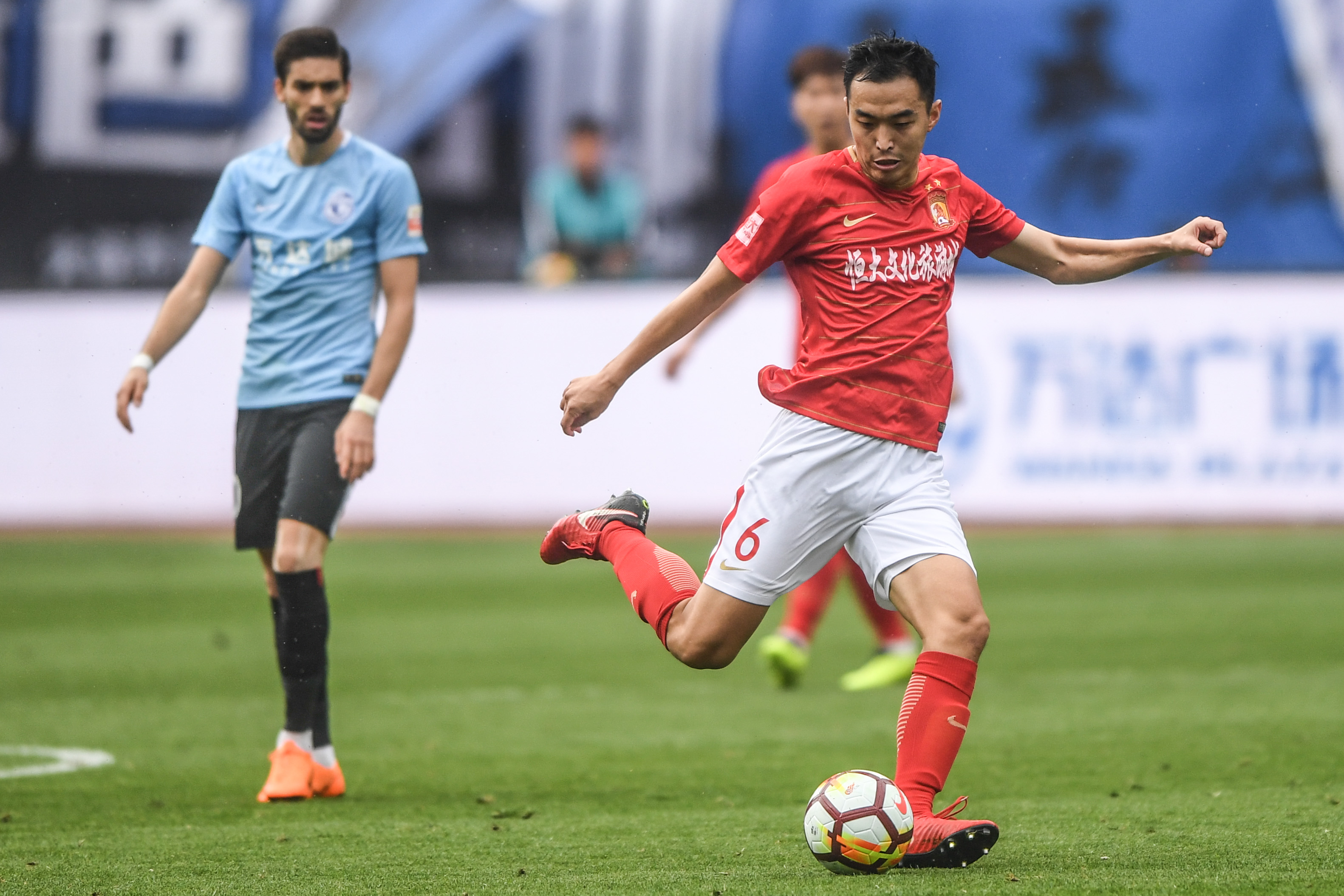 广州恒大客场胜利,稳固领先优势的简单介绍 广州恒大客场胜利,稳固领先优势的简单介绍