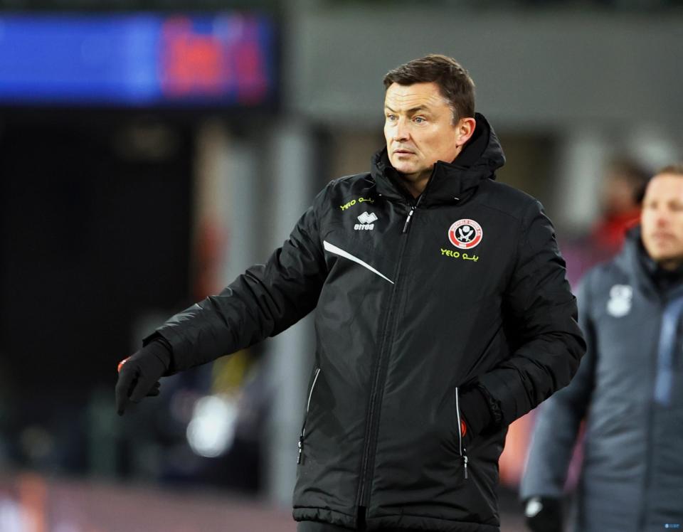 包含谢菲联客场惨败，球队陷入低谷状态的词条