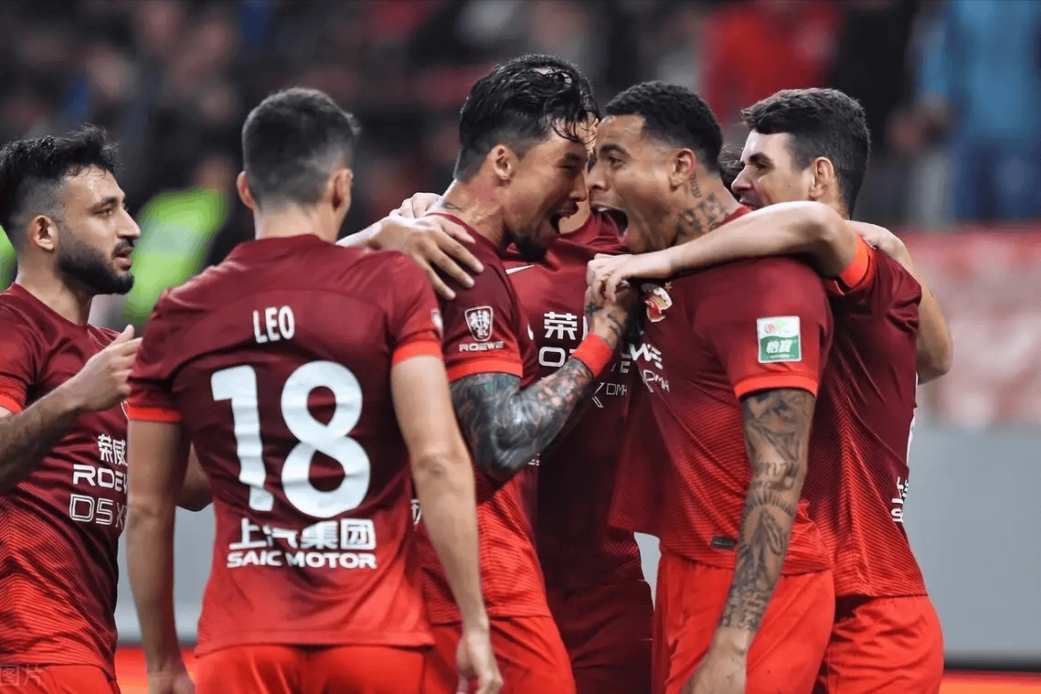 包含榜首球队碰撞，决定性一战让人期待的词条