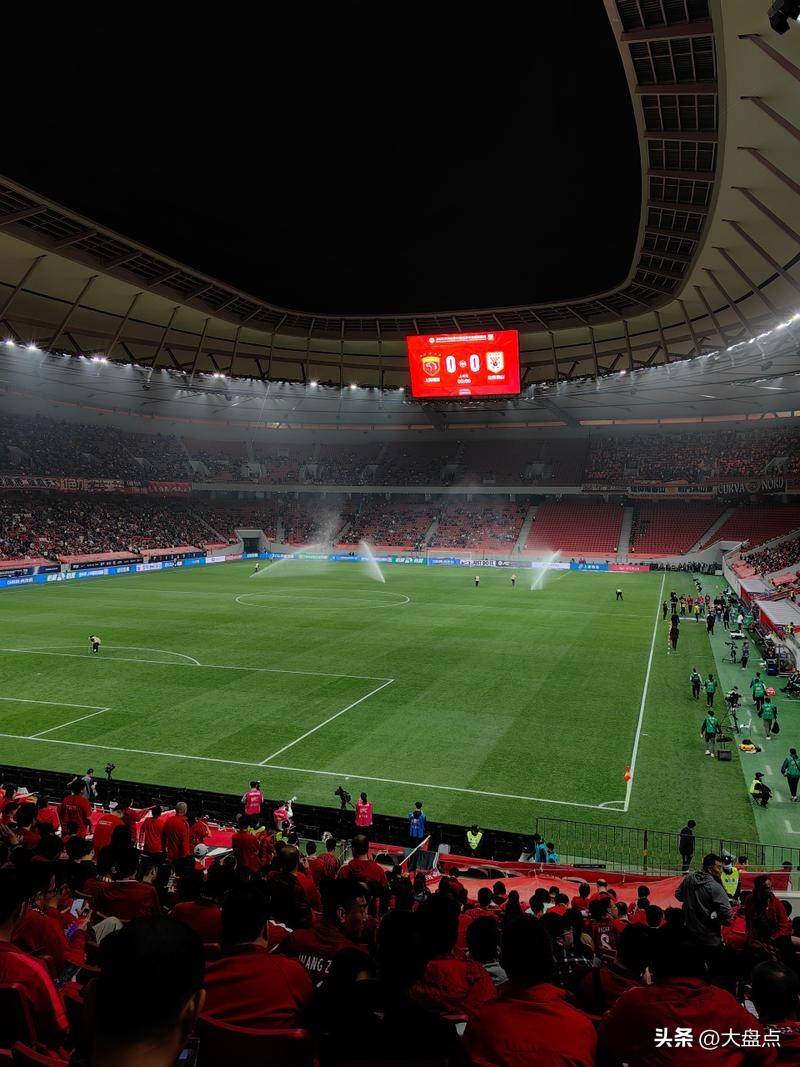 国内足球赛场精彩绝伦，让人心潮澎湃的简单介绍