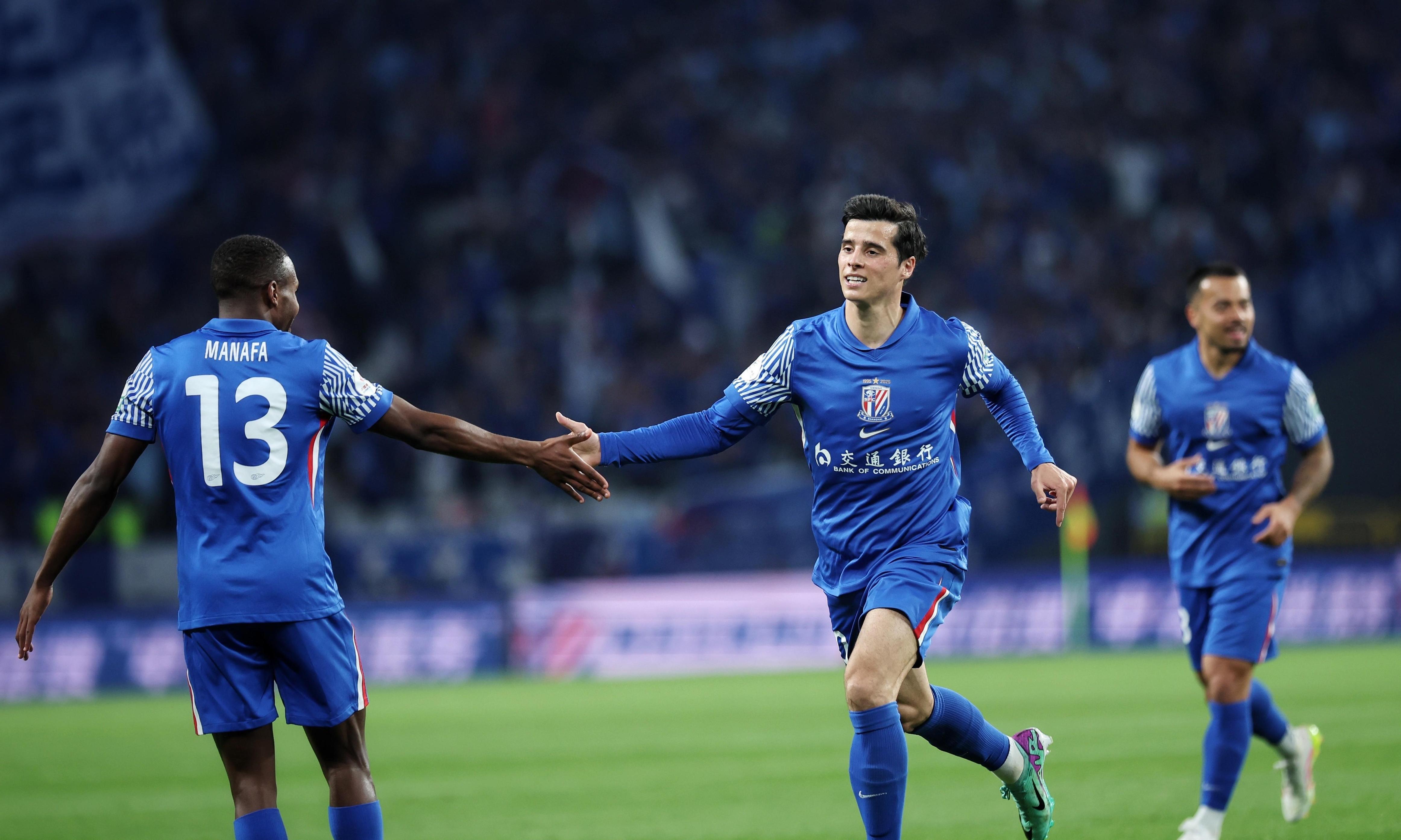 比赛中令人惊叹的表现，球员荣耀登场