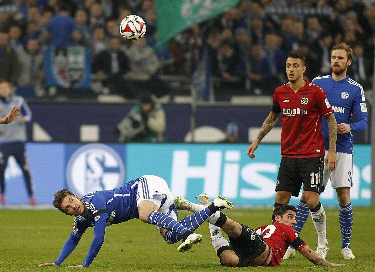 关于沙尔克客场惨败，降级之路愈加凶险的信息