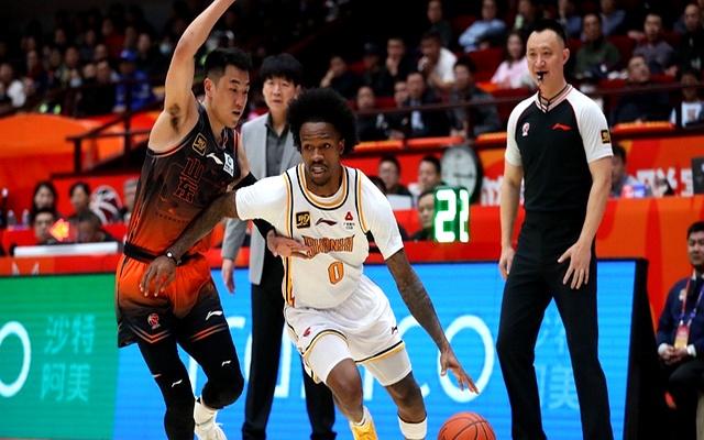 重庆队在惊心动魄比赛中击败对手