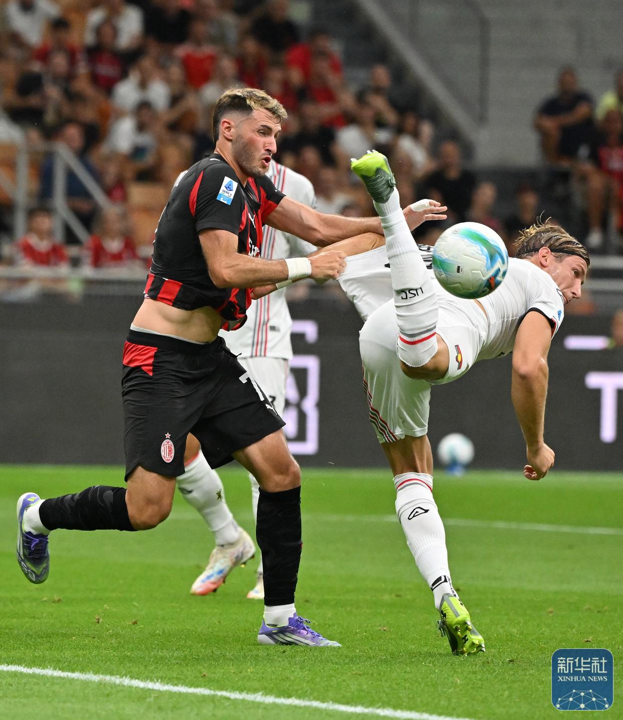 AC米兰爆冷战胜曼联，领先优势扩大的简单介绍