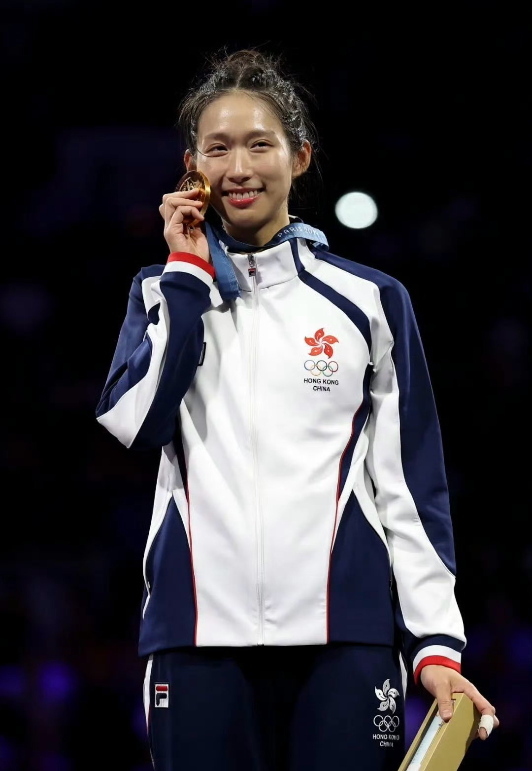 美国队员在击剑比赛中取得连胜